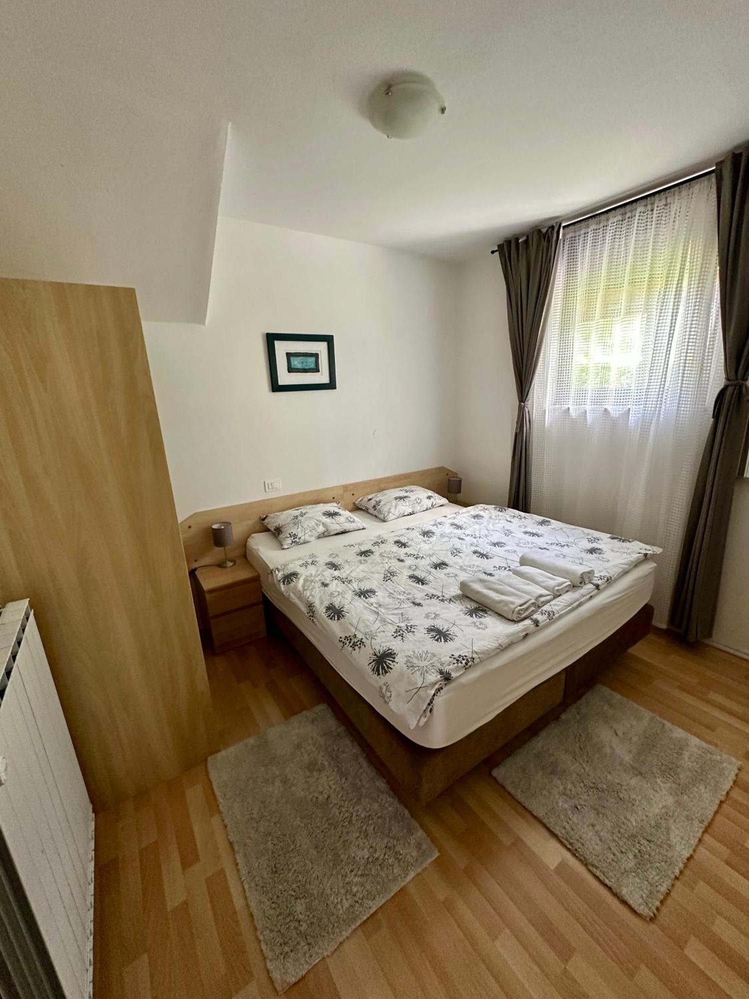 Apartments And Rooms Tajcr โบเว็ก ภายนอก รูปภาพ